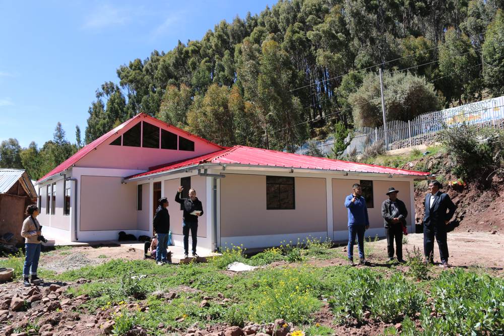 Abstimmungstreffen des Projektteams in der Schulküche in Llachón